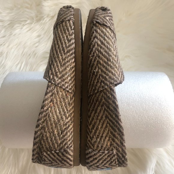 Toms Flats - Size 6 - Picture 4 of 8